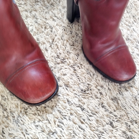 Yves Saint Laurent Red Leather Side Metal Logo Booties Sz 38/7 - Picture 3 of 8